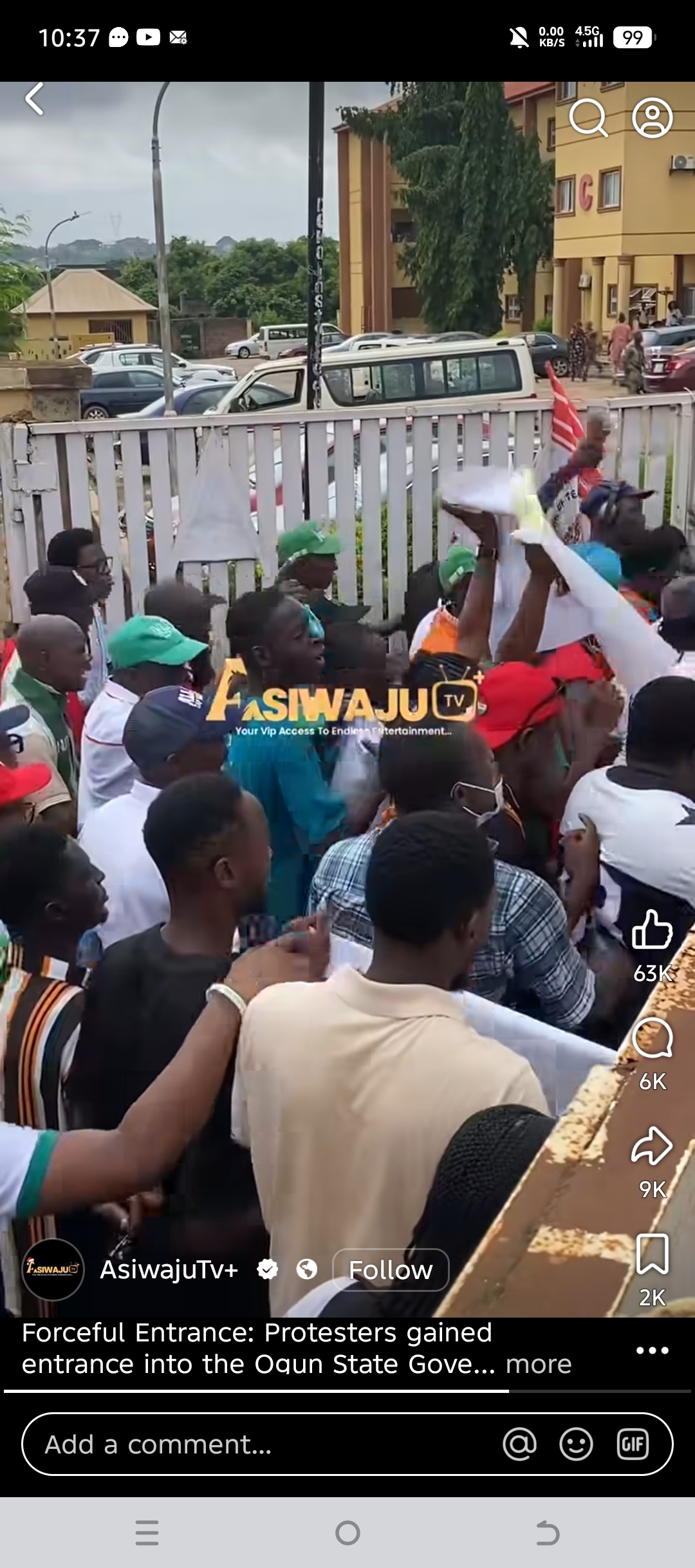 Teachers burst govt house gate, mount heavy protest over kidnapping of pupils, teachers, demand urgent action
